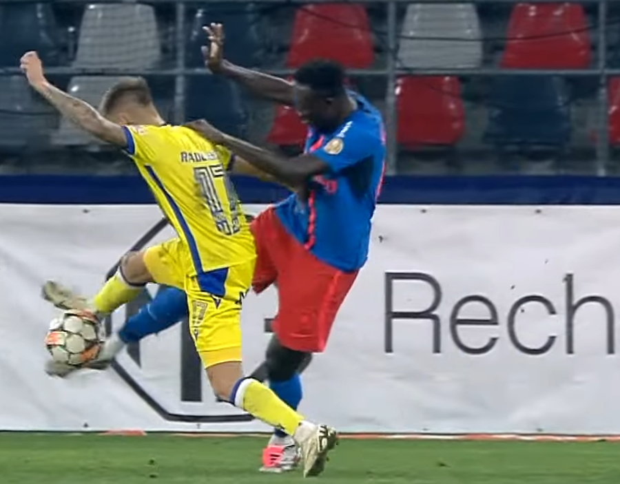Duelul dintre Rădulescu și Alhassan din FCSB - Petrolul Verdictul lui Marius Avram la fazele controversate din FCSB - Petrolul