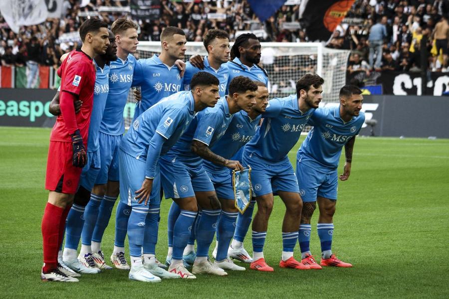 Așa a arătat sâmbătă, la Torino, echipa de start a lui Napoli în duelul cu Juventus (0-0) / Foto: Imago Antonio, fa caldo, și neContenitul Napoli!