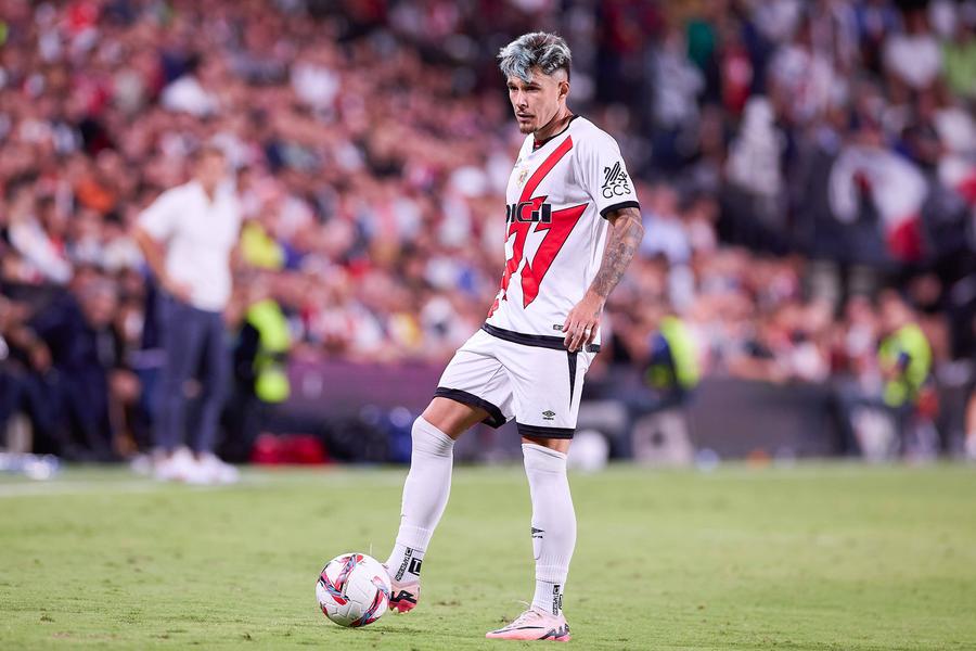 Andrei Rațiu, foto: Imago Images Andrei Rațiu a intrat direct pe lista unui colos din Europa! » Marca anunță: „Vallecano ar încasa 10 milioane de euro la transfer”
