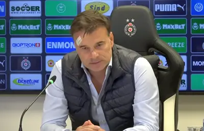 Scene ireale la derby-ul Serbiei! Antrenorul lui Partizan a fost rănit de ultrași, după umilința cu Steaua Roșie » A venit la conferință bandajat, a plâns și și-a dat demisia: „Cui m-am vândut eu?!”