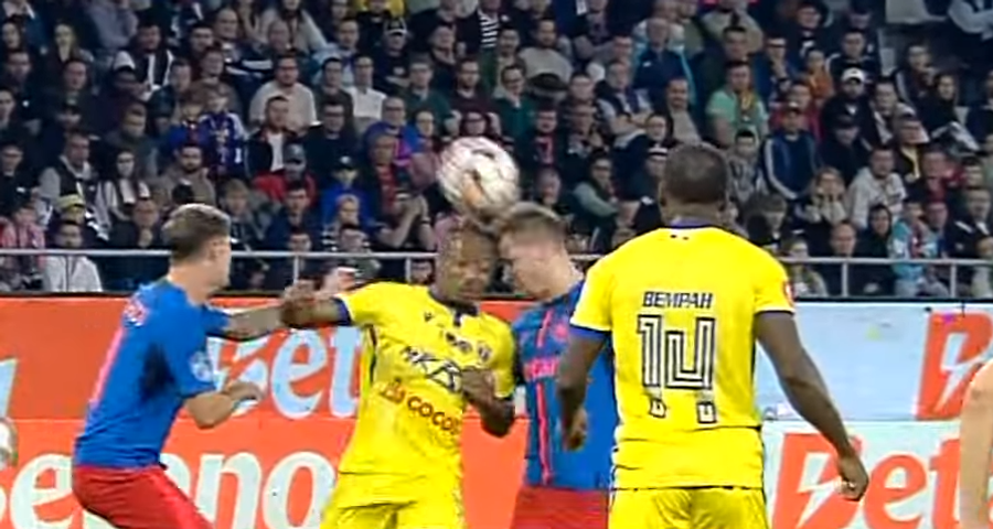 Faza la care FCSB a cerut penalty în meciul cu Petrolul Verdictul lui Marius Avram la fazele controversate din FCSB - Petrolul