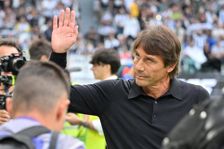 Antonio Conte a cucerit ca antrenor 5 titluri de campion: 3 cu Juventus, unul cu Inter și altul cu Chelsea / Foto: Imago Antonio, fa caldo, și neContenitul Napoli!
