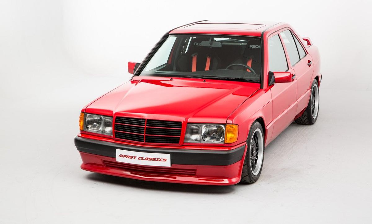 Un legendar Mercedes 190 al lui Ayrton Senna, scos la licitație
