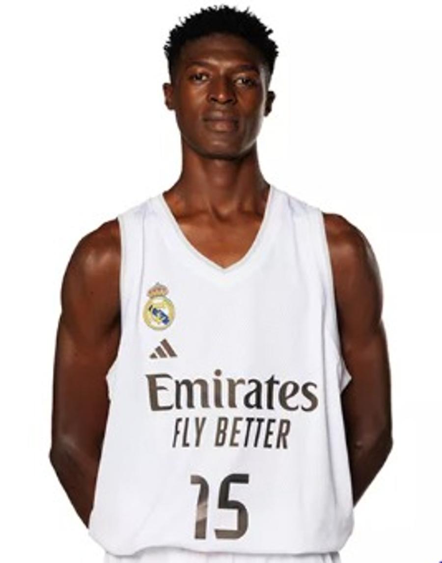 Moussa Balla Traore - pivot în vârstă de 11 ani Real Madrid a prezentat un copil-minune de 11 ani, dar înfățișarea lui stârnește controverse: „Are 11 ani… de când a plecat din Mali!”