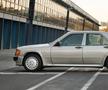 Un legendar Mercedes 190 al lui Ayrton Senna, scos la licitație