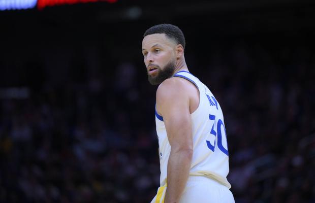 Uimitor! Cel mai bun aruncător de la distanță din istoria NBA are o afecțiune rară la ochi
