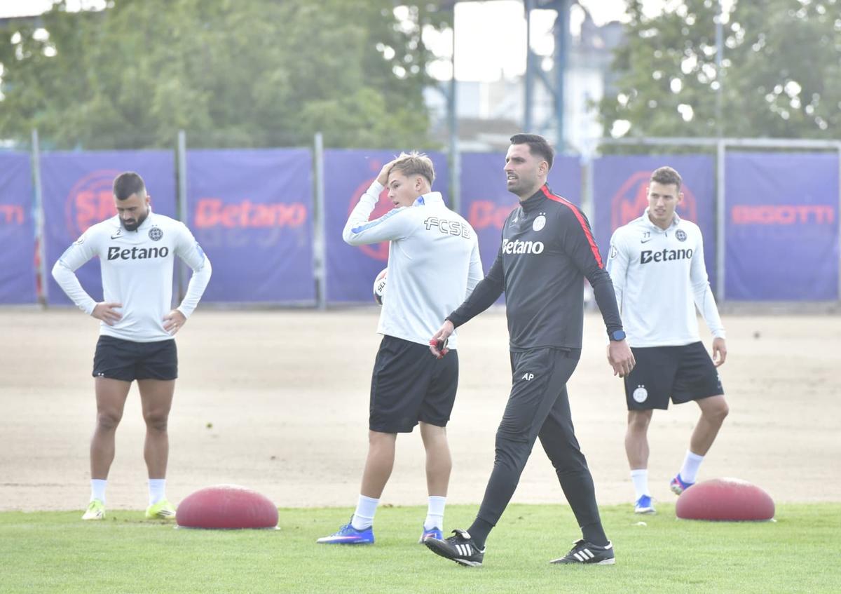 Primul antrenament al lui Laurențiu Reghecampf la FCSB / Foto: Cristi Preda (GSP)