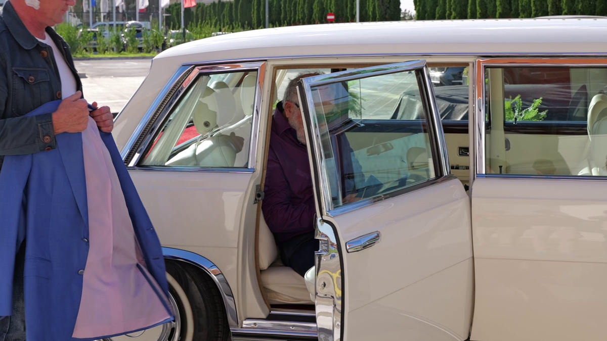 Ion Țiriac a scos «bestia» din colecție! Cum arată limuzina din 1968 pe care au avut-o John Lennon, Coco Chanel, Ceaușescu și Saddam Hussein