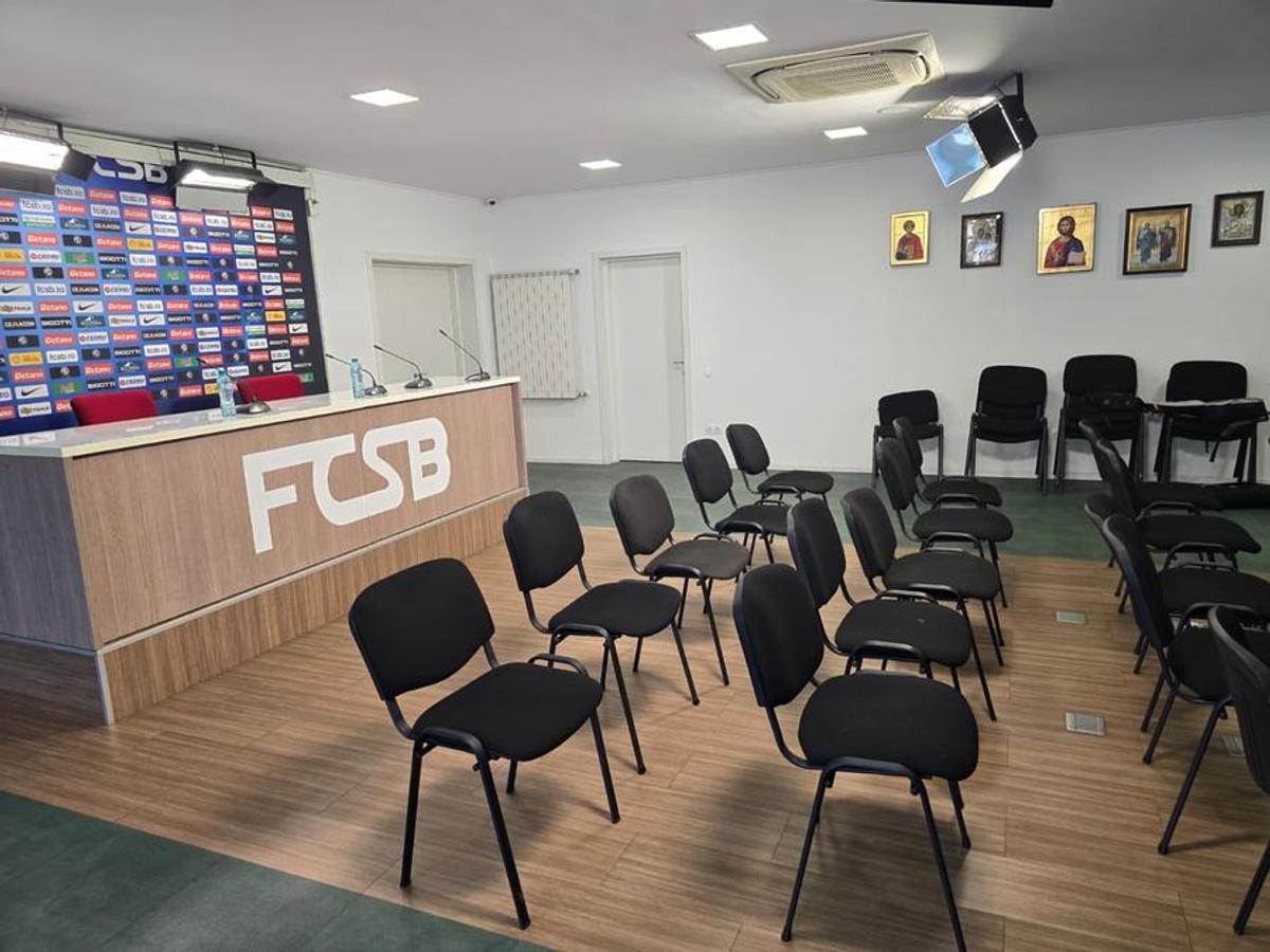 Prezentarea lui Laurențiu Reghecampf la FCSB/ Foto: Cristi Preda (GSP)