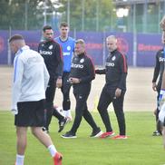 Laurențiu Reghecampf, alături de Thomas Neubert și Adrian Popa la primul antrenament de la FCSB / Foto: Cristi Preda (GSP)