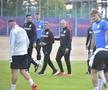 Laurențiu Reghecampf, alături de Thomas Neubert și Adrian Popa la primul antrenament de la FCSB / Foto: Cristi Preda (GSP)
