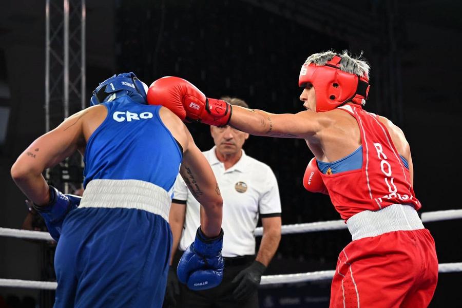 Lăcrămioara Perijoc și-a asigurat prezența în sferturile categoriei 57 kg după o victorie categorică, 5-0, în fața croatei Nikolina Cacic. Dezastru pentru România la Campionatele Europene de Box » Sunt cele mai slabe rezultate din ultimii 15 ani