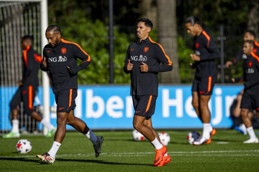 Tijjani Reijnders, la antrenamentul naționalei lui Xavi, care se pregătește pentru debutul în Nations League / Foto: Imago Starul Olandei nu se ascunde: „Sunt aici numai pentru bani! N-am niciun chef să mai muncesc după ce mă las”