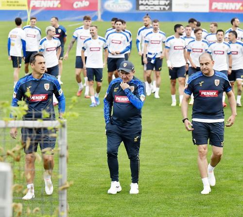 Hagi are în față o mare provocare