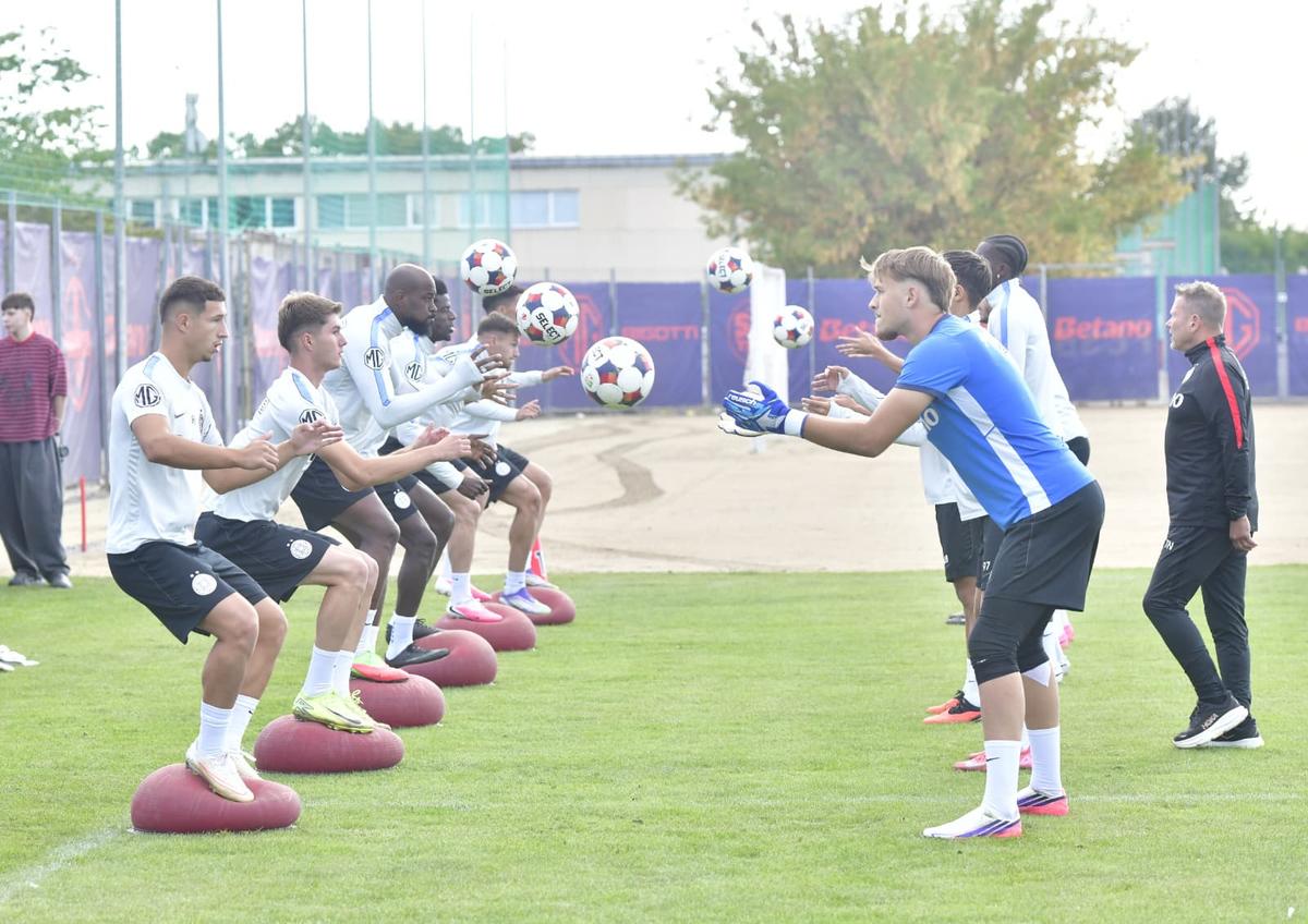 Primul antrenament al lui Laurențiu Reghecampf la FCSB / Foto: Cristi Preda (GSP)