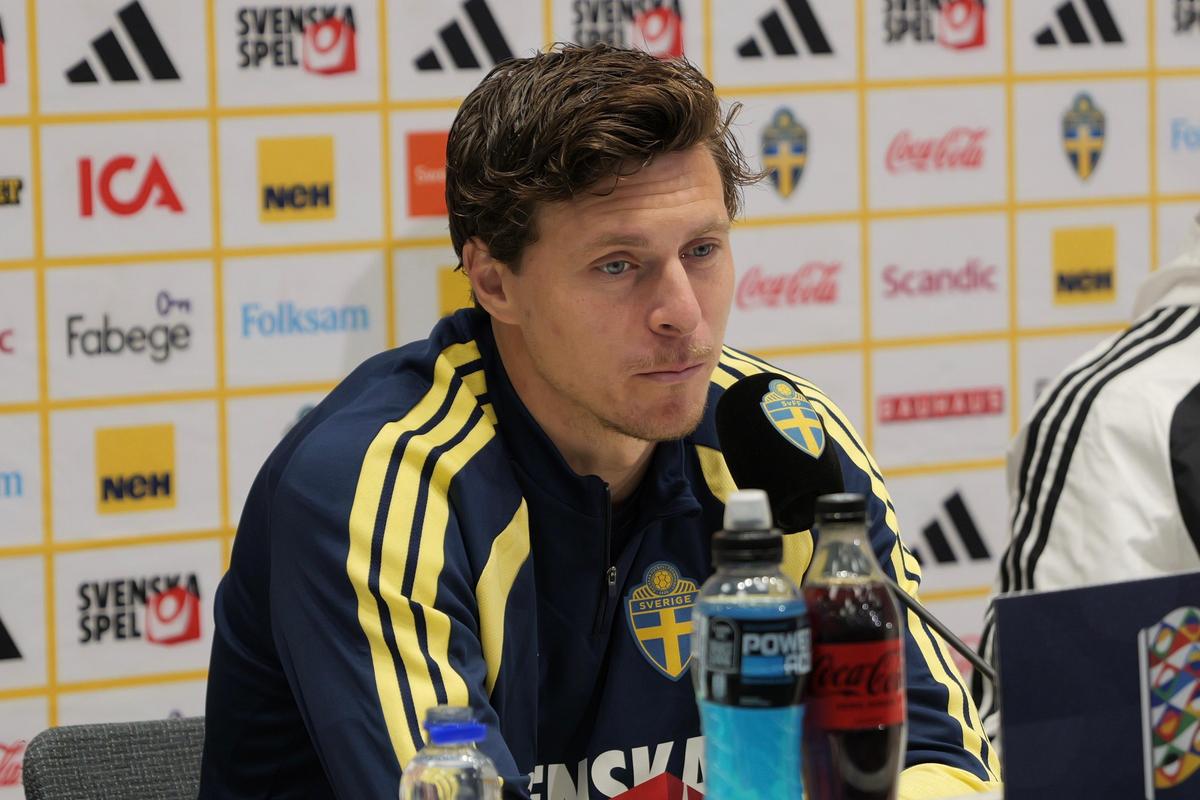 Ce spune selecționerul Suediei înaintea duelului cu România: „Mă bucur că-l văd în echipa voastră, ne-am temut pentru el”