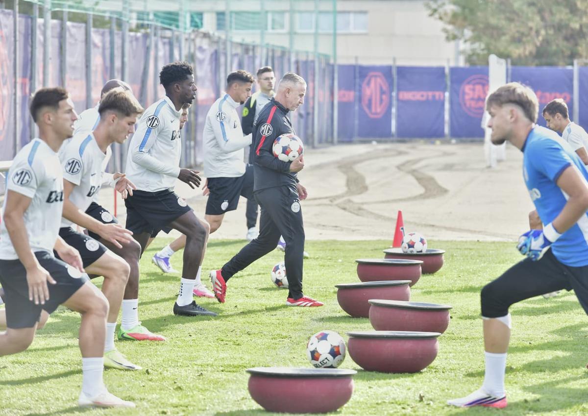 Primul antrenament al lui Laurențiu Reghecampf la FCSB / Foto: Cristi Preda (GSP)