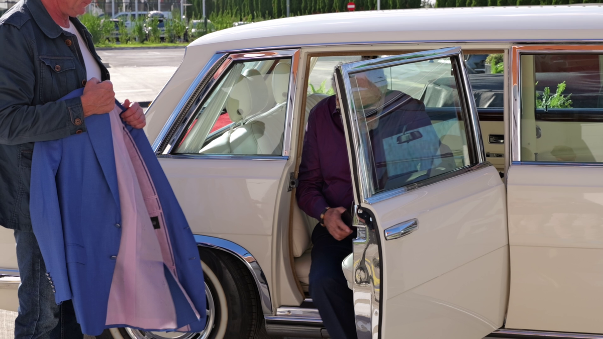 Ion Țiriac a scos «bestia» din colecție! Cum arată limuzina din 1968 pe care au avut-o John Lennon, Coco Chanel, Ceaușescu și Saddam Hussein