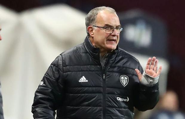 Aston Villa - Leeds 0-3. Marcelo Bielsa, ca antrenorii din Liga 1 » Decizie controversată luată de „El Loco” în Premier League
