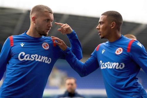 George Pușcaș (stânga) a jucat 66 de minute în Reading - Rotherham 3-0 // foto: reading.co.uk