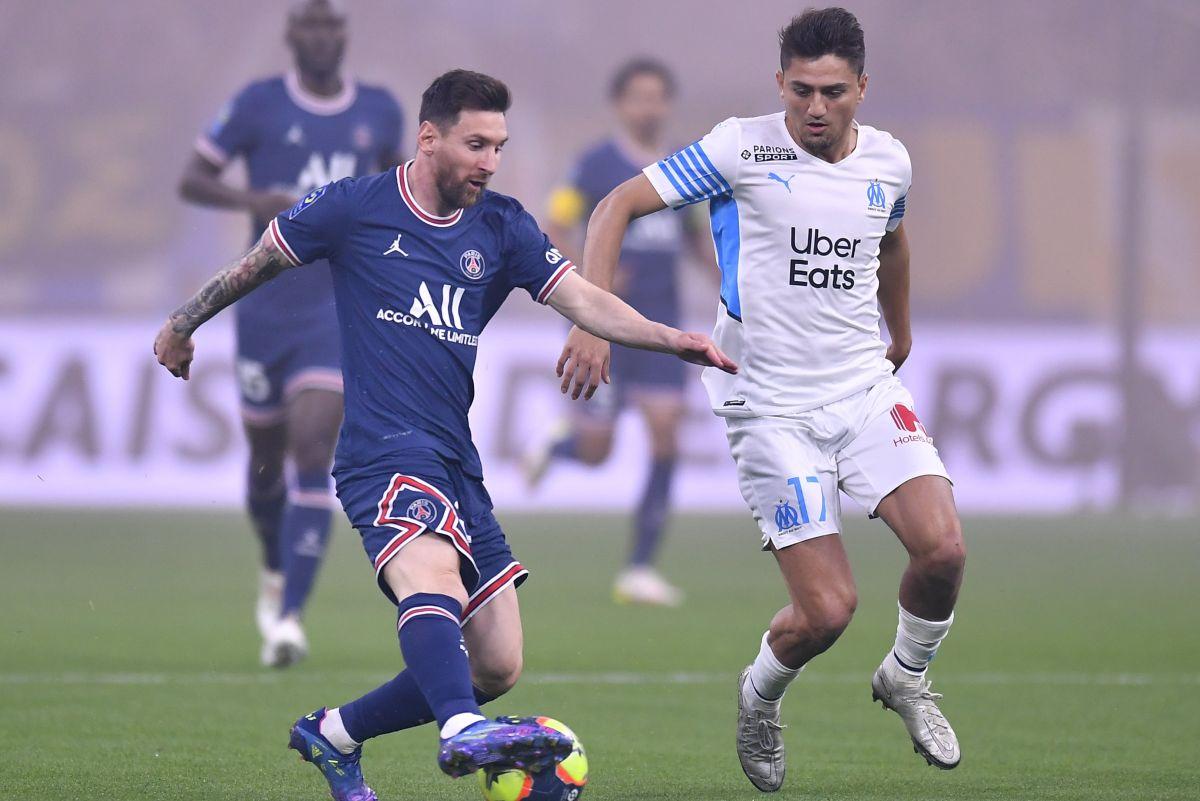 Le Classique incendiar » „ROȘU”, suporter intrat pe teren + Neymar și Messi, păziți de scutieri