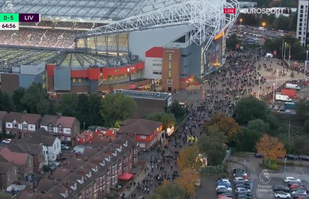 Imaginile anului în Anglia » Ce au făcut suporterii lui United la 0-5 cu Liverpool