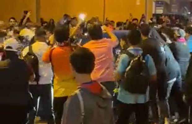 Imagini șocante după Barcelona - Real Madrid » Koeman, atacat de fanii catalanilor! Prima reacție