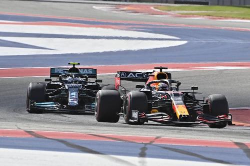 Max Verstappen, urmat de Valtteri Bottas // foto: Imago Images