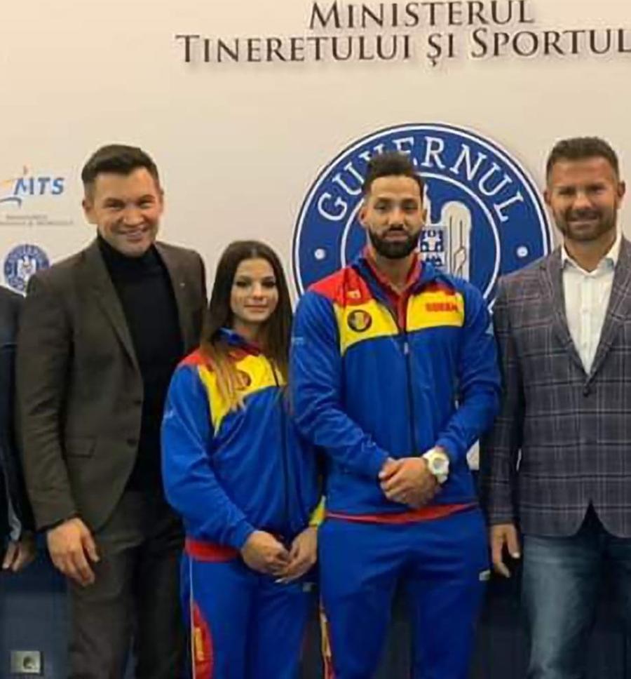 Fotografia în cauză, făcută la MTS, în mandatul fostului ministru Ionuț Stroe, cu doi sportivi depistați pozitiv ulterior România, pe locul 2 în lume la numărul de culturiști suspendați pentru dopaj » Agenția Mondială a intervenit, președintele Federației Române se disculpă: „Facem teste peste teste. Câte? Câte trebuie”