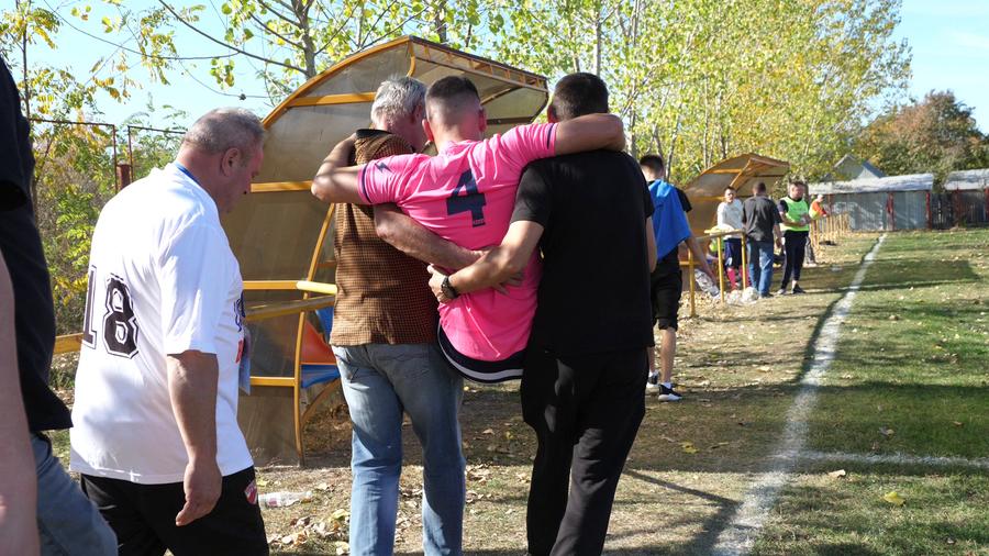 Accidentare gravă și o entorsă de gleznă „Alo? 112? Veniți să opriți meciul!” » GSP a asistat în weekend la un derby agitat la Bolovani, în Dâmbovița: „Pleacă, fir-ai al dracului să fii!”