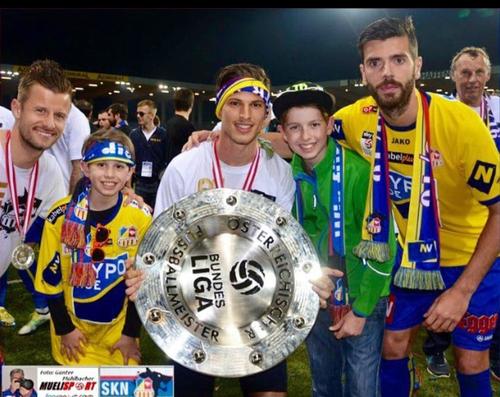 Fostul atacant Mario Mosbock (27 de ani) a povestit ce l-a făcut să renunțe la fotbal la doar 21 de ani. Acesta a câștigat peste un milion de euro din poker. foto: Instagram