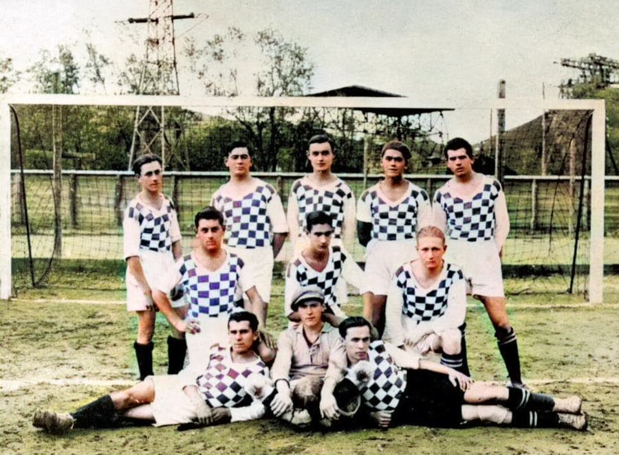 Corvinul Hunedoara și-a inaugurat magazinul oficial și are un echipament nou inspirat din 1930! Ce se întâmplă cu noul stadion