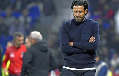 Scandal imens la Lyon » Fabio Grosso a anulat antrenamentul și i-a băgat pe jucători în ședință: le-a cerut „cârtițelor” din vestiar să iasă în față!
