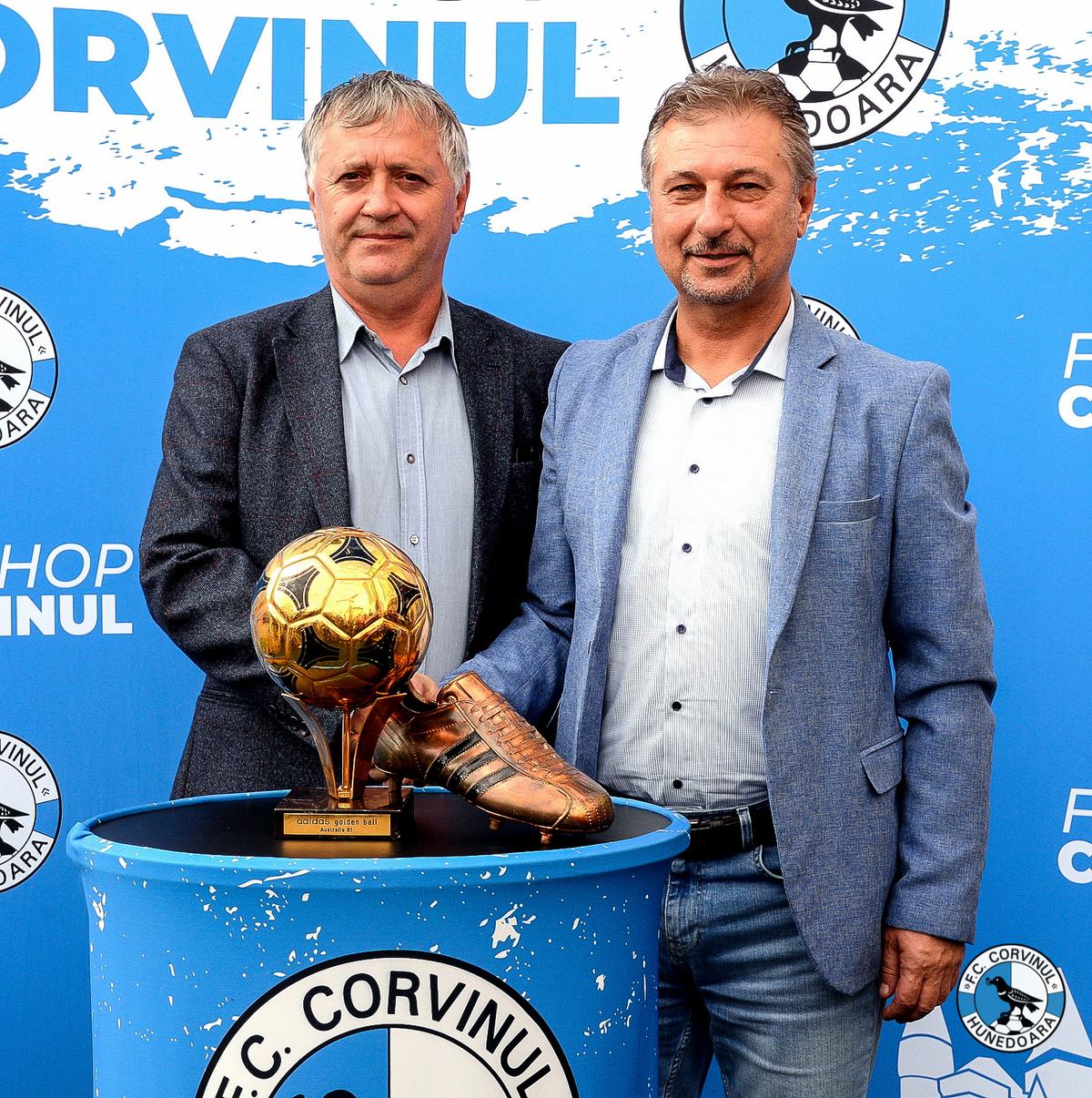 Corvinul Hunedoara și-a prezentat noul echipament și magazinul oficial