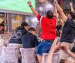 Au înfoliat tot barul la Barcelona - Bayern Munchen » Motivul? „Fanii aruncă cu telefoanele mobile”