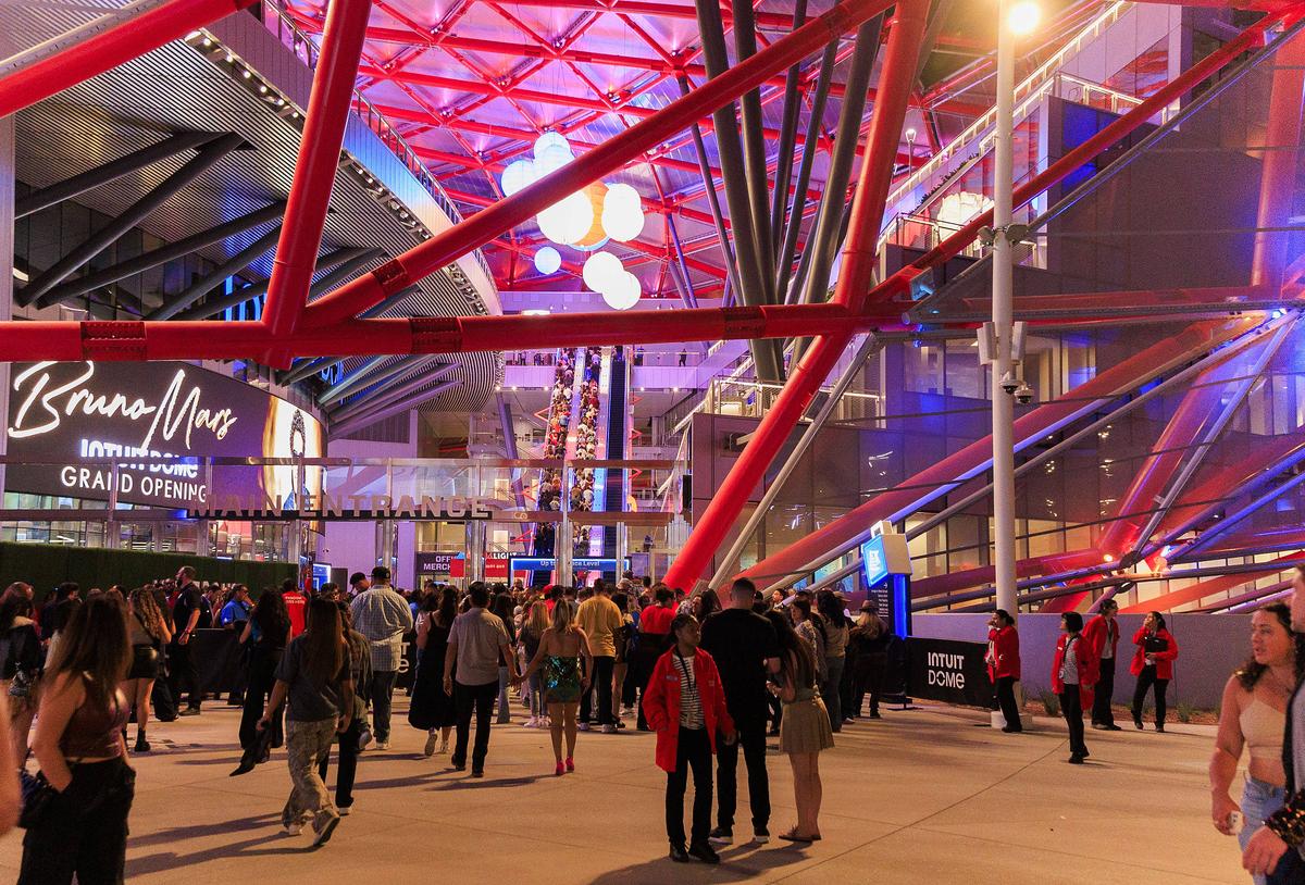 Au trecut la următorul nivel! Arena-SF inaugurată de americani poate să VÂNDĂ din energia pe care o produce: imagini spectaculoase