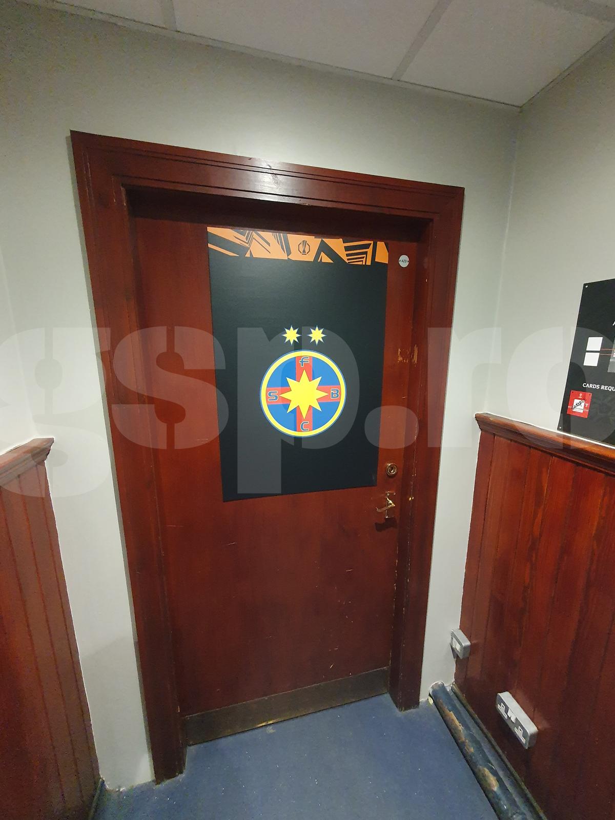 Gazeta a intrat în vestiarele miticului „Ibrox Park” » Detaliul istoric din camera lui Rangers, locul lui Ianis Hagi și cum arată acum cabina FCSB