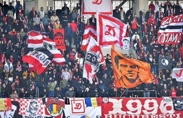 „Vom avea o întâlnire cu echipa” » Anunțul suporterilor lui Dinamo, înaintea meciului de la Sibiu
