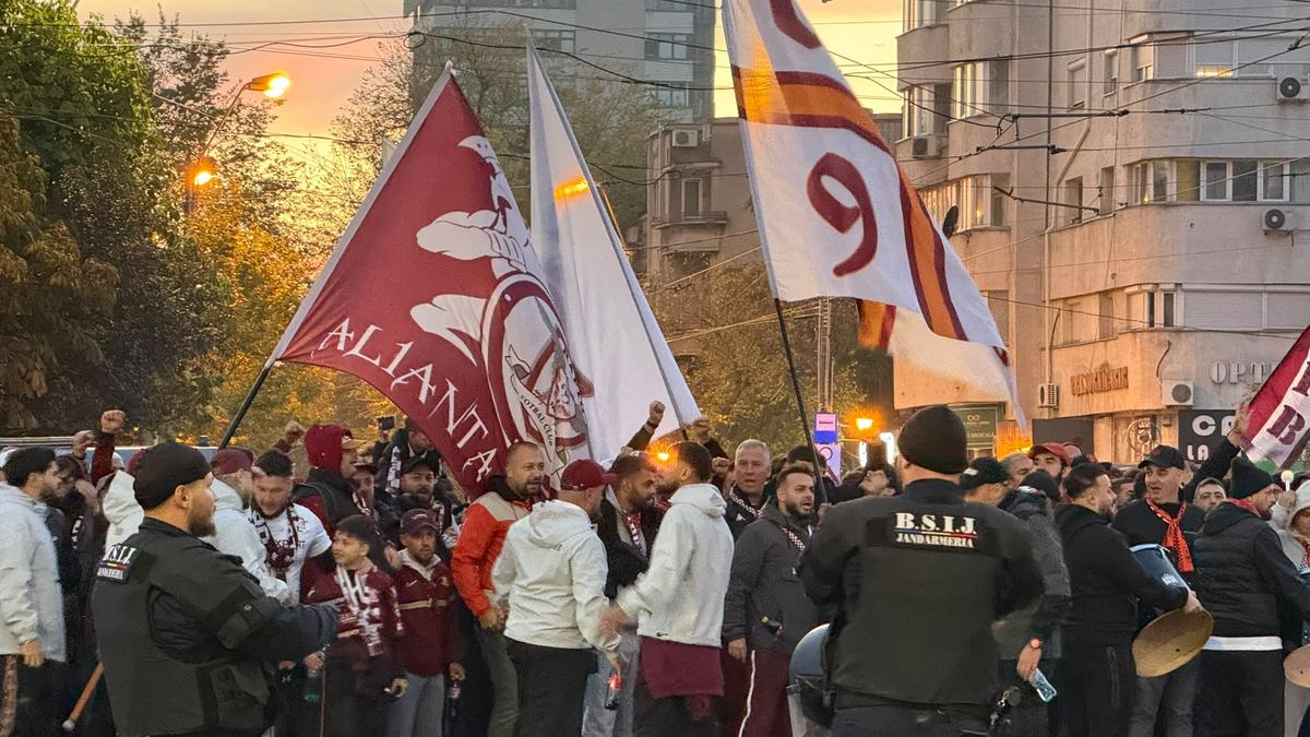 Suporterii rapidiști, show în drumul spre Arena Națională