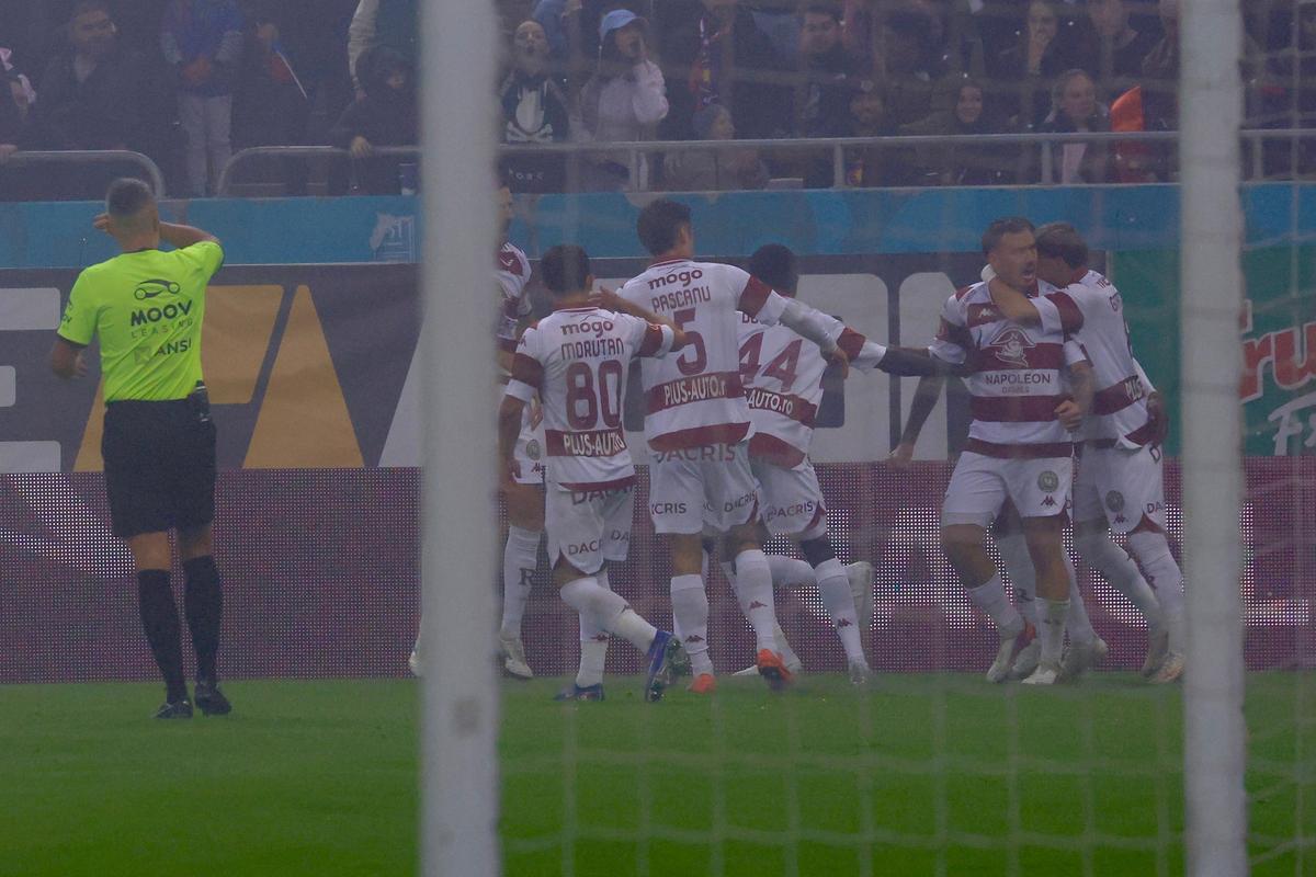 FCSB, REMONTADA de zile mari în derby-ul cu Rapid: Boutoutaou a făcut show » Elevii lui Reghe se apropie de primele locuri! Clasamentul
