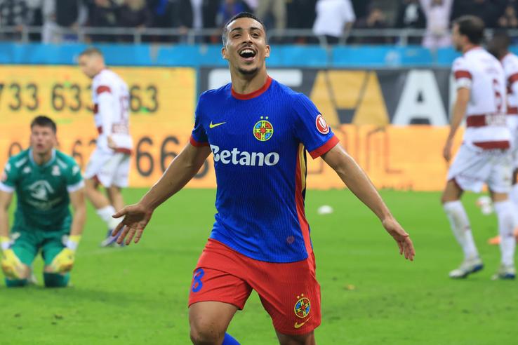 Aymen Boutoutaou, în FCSB - Rapid // foto: Ionuț Iordache și Cristi Preda (GSP.ro)