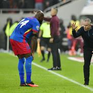 Arnold Garita și Laurențiu Reghecampf, în FCSB - Rapid // foto: Cristi Preda (GSP.ro)
