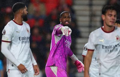 Fanii l-au atacat rasist pe Mike Maignan după eliminarea cu Bournemouth! » Ce măsuri a luat Milan cu portarul