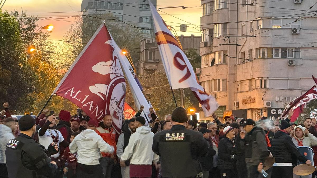 Suporterii rapidiști, show în drumul spre Arena Națională