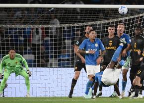 Spectacol cu 6 goluri în Napoli - AS Roma: unul a fost din „foarfecă”