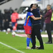 Aymen Boutoutaou și Laurențiu Reghecampf, în FCSB - Rapid // foto: Cristi Preda (GSP.ro)
