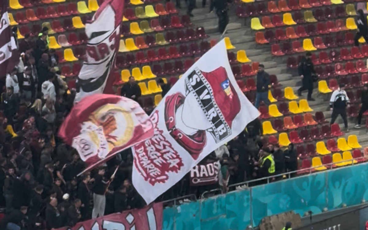Incidente pe Arena Națională la FCSB - Rapid! Fanii giuleșteni au vrut să meargă peste roș-albaștri, Jandarmeria i-a scos din stadion!