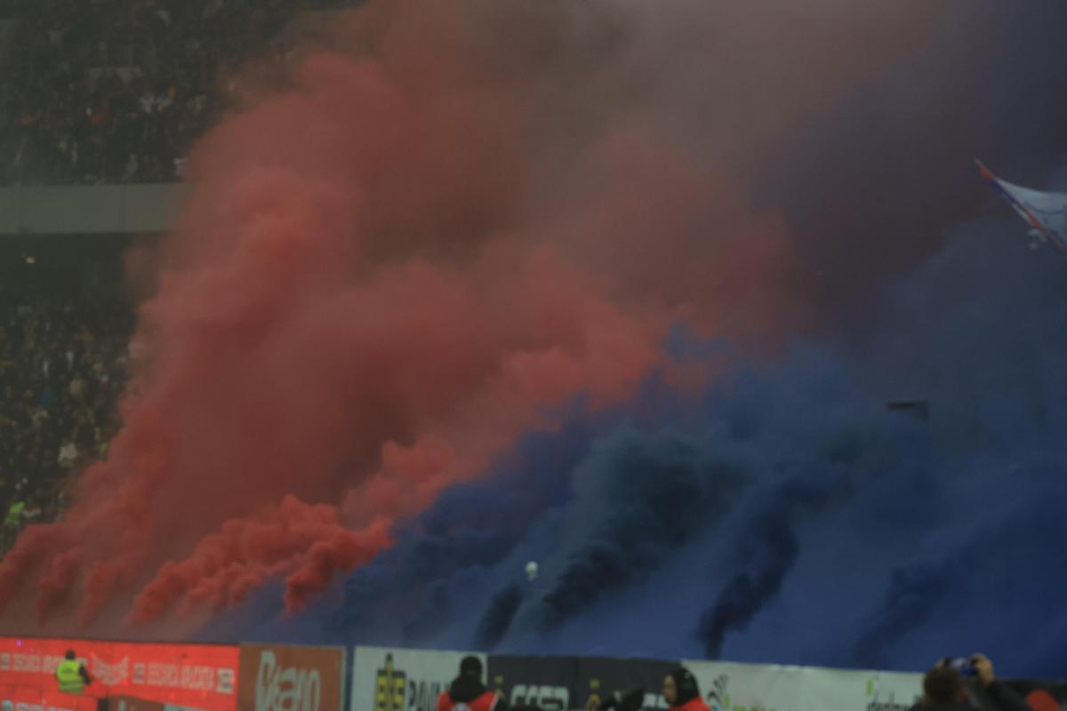 FCSB - Rapid, imagini de atmosferă, scenografie, bannere