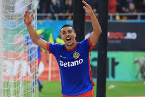 Eroul Boutoutaou a dezvăluit ce i-a zis Reghecampf la pauză, înainte să decidă FCSB - Rapid
