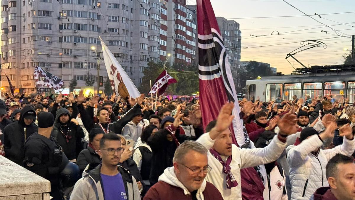 Suporterii rapidiști, show în drumul spre Arena Națională